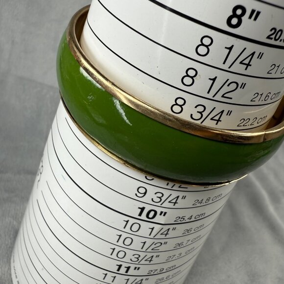 Vintage Gold-Tone & Green Enamel Slip on Bangle Bracelet Women Larger Size - Picture 15 of 16